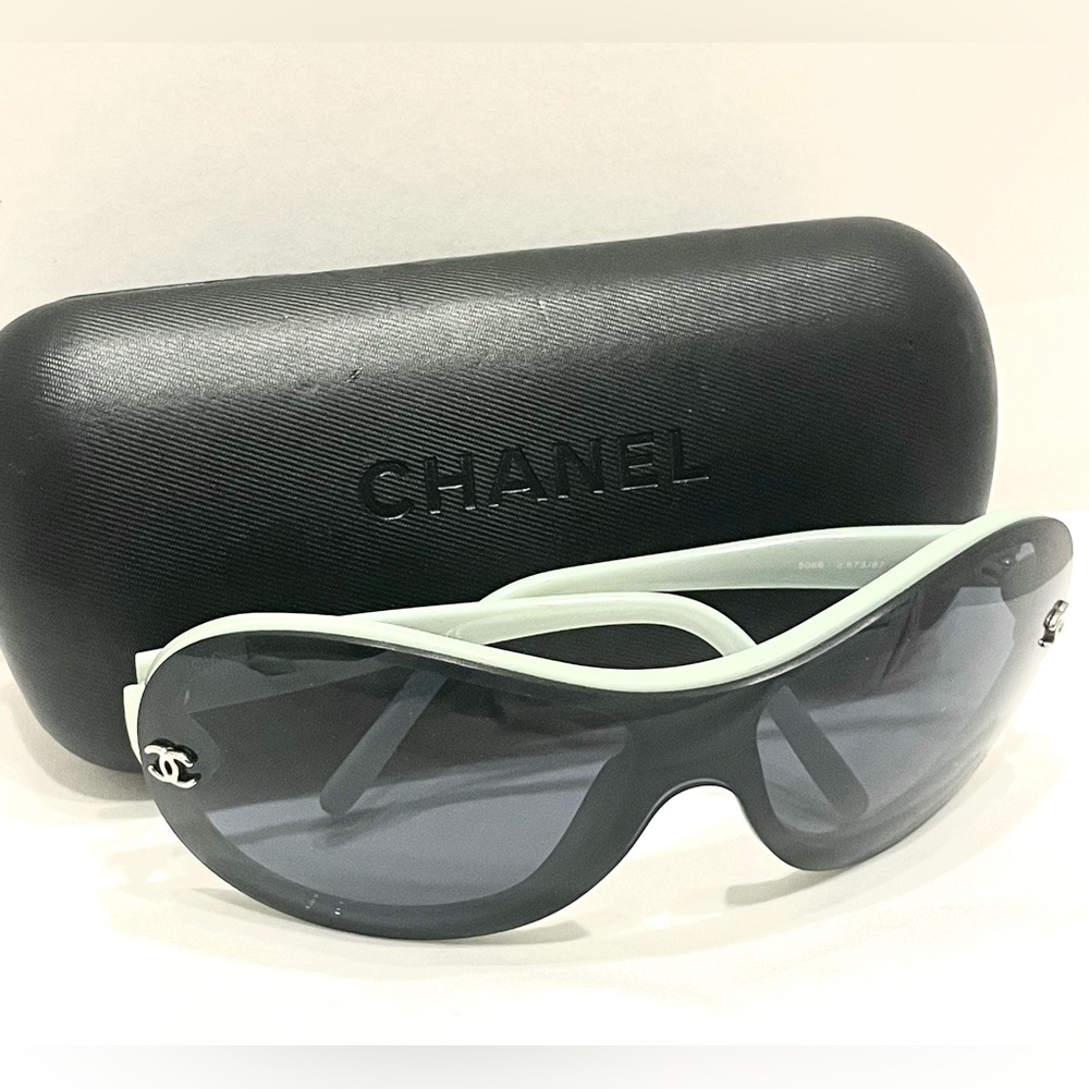 NWOT CHANEL Vintage MINT Green Blue CC Logo Dark Lens Sunglasses with Case NEW
